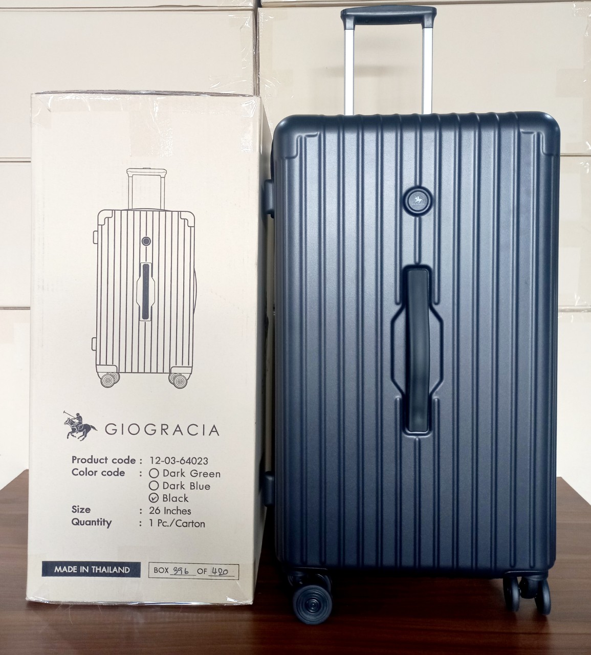 Vali Thái Lan - nhãn hiệu Giogracia (Black - đen)  size: 26inch (63x30x64cm), Mã số: 64023-26BLACK