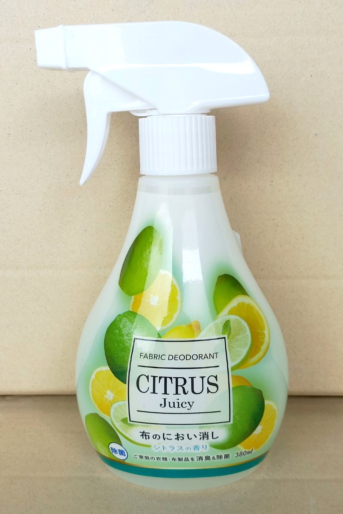 Chai xịt khử mùi và làm thơm quần áo hương cam chanh Kyowa (380ml), Mã số: 4580104821528