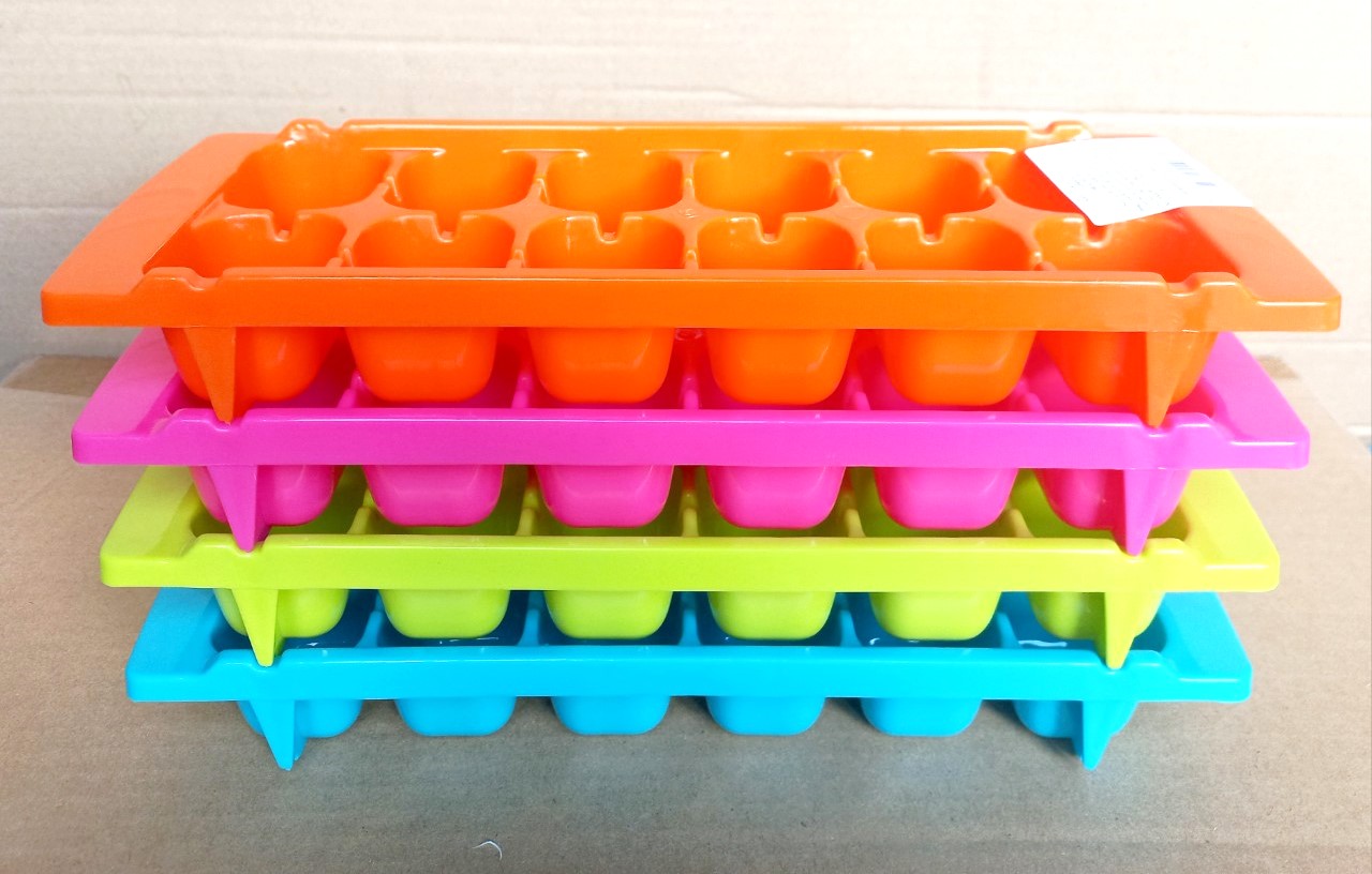 Khay làm đá nhựa màu 12 viên (11x28x4cm), Mã số: PN175