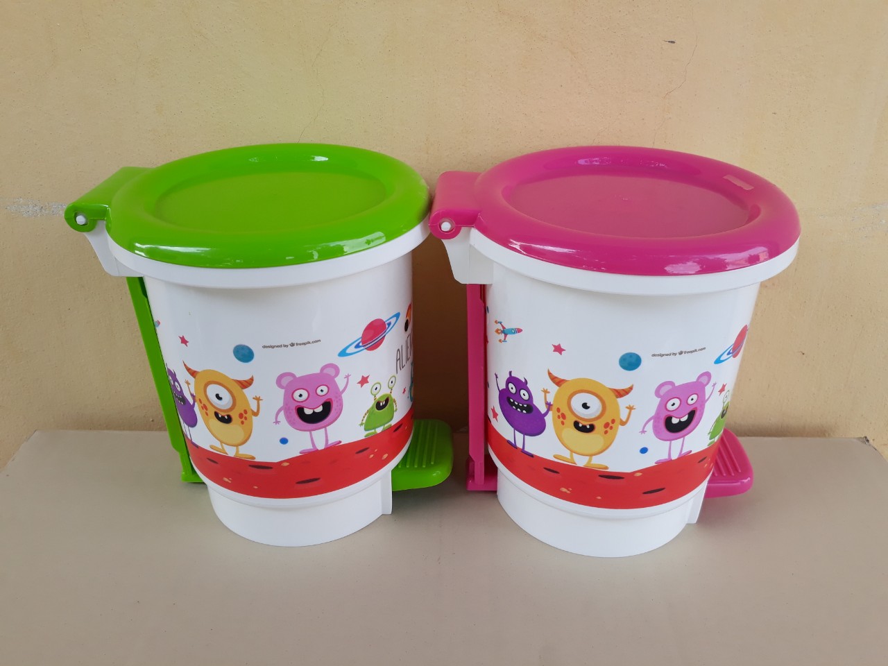 Thùng rác 2 lớp 1,5 lít có bàn đạp (20x16.5cm), mã số: PN693G