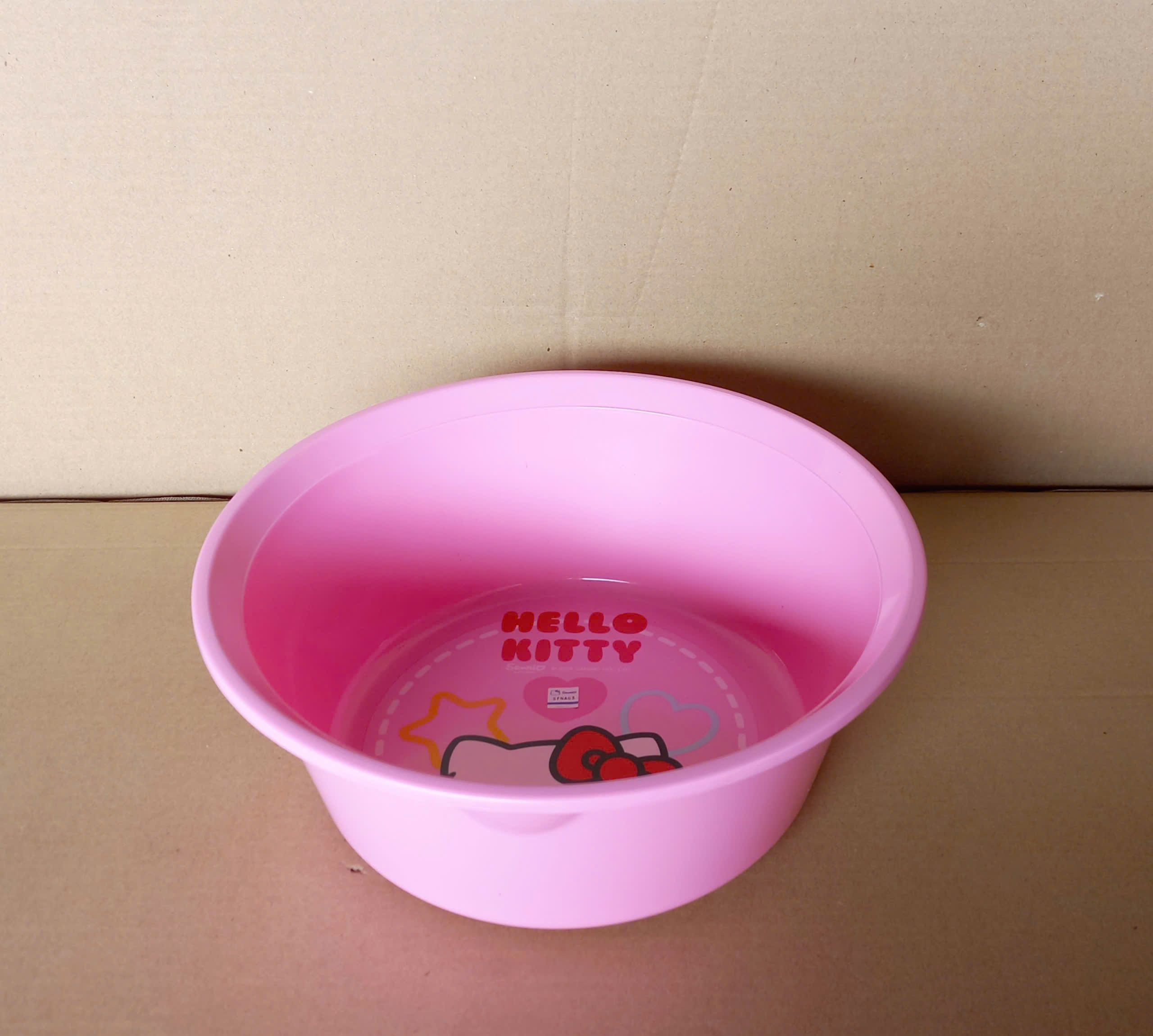 Chậu nhựa tròn 5 lít - hello Kitty (30x11 cm). Mã số: KT-30CM