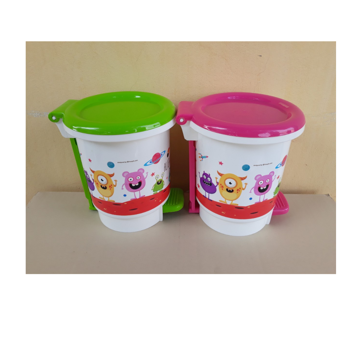 Thùng rác 2 lớp 1,5 lít có bàn đạp (20x16.5cm), mã số: PN693G